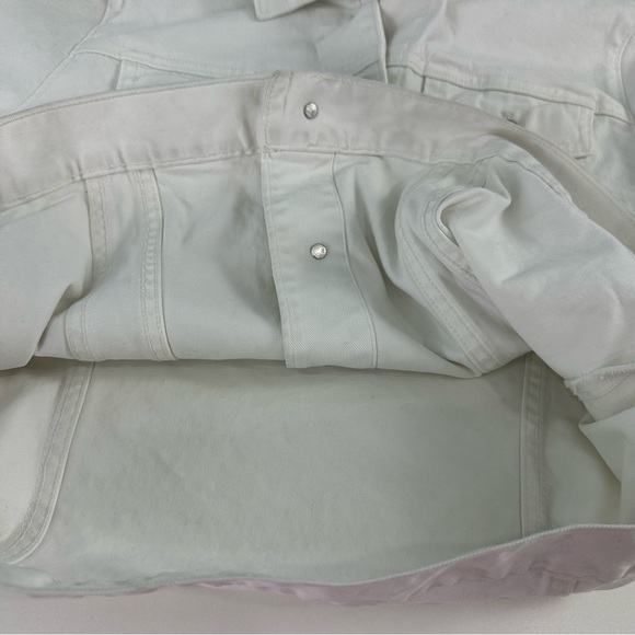 Gap White Jean Jacket Size XL; Silver Buttons and Snaps - Picture 10 of 14